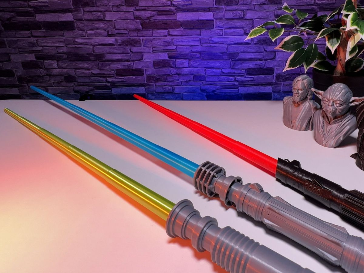 3D Printed Collapsing Lightsabers