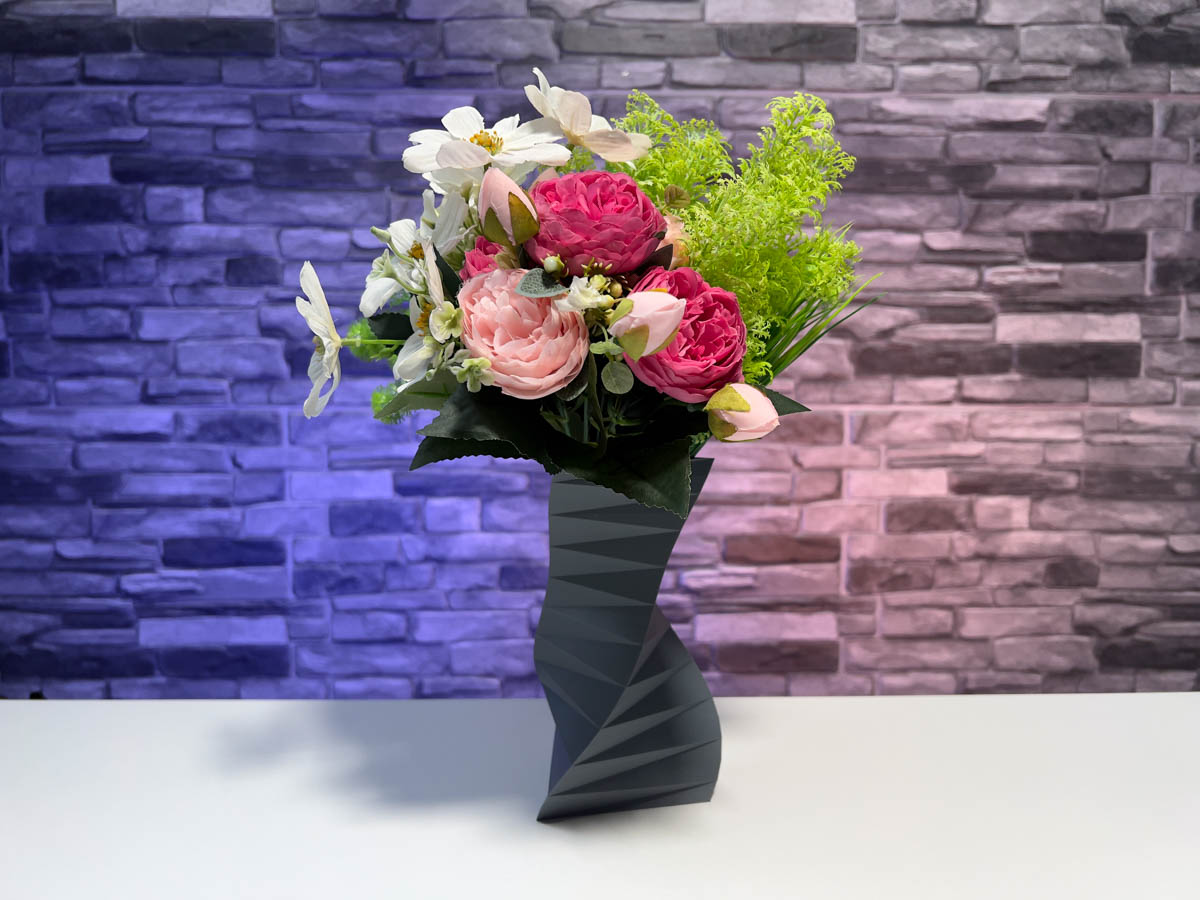 3D Printed Twisted Triangle Vase