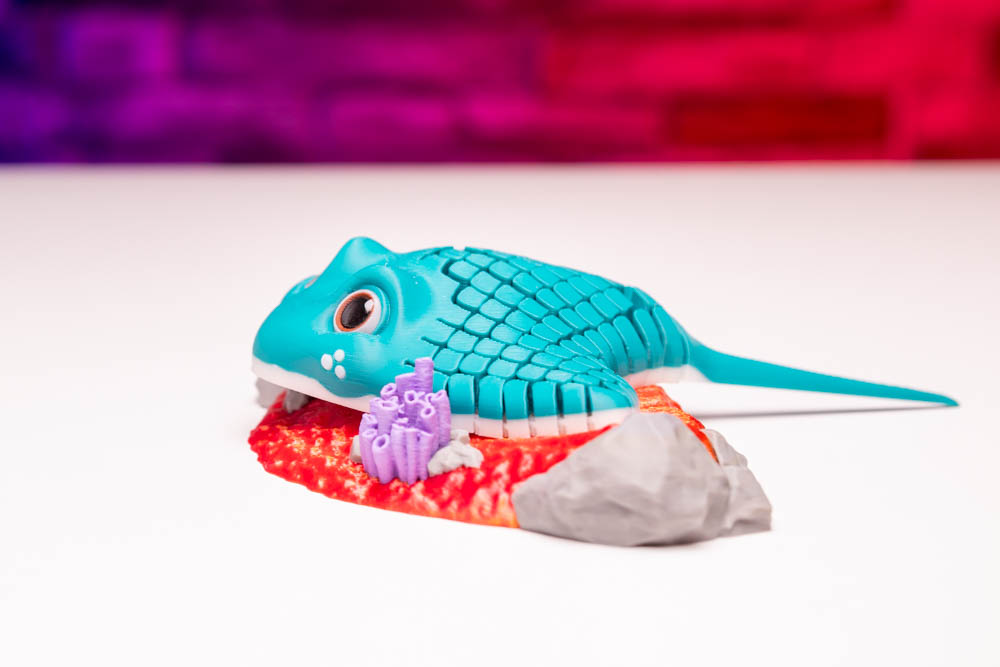 3D Print King Articulated Multicolor Ray Fish with Coral Pedestal STL for download