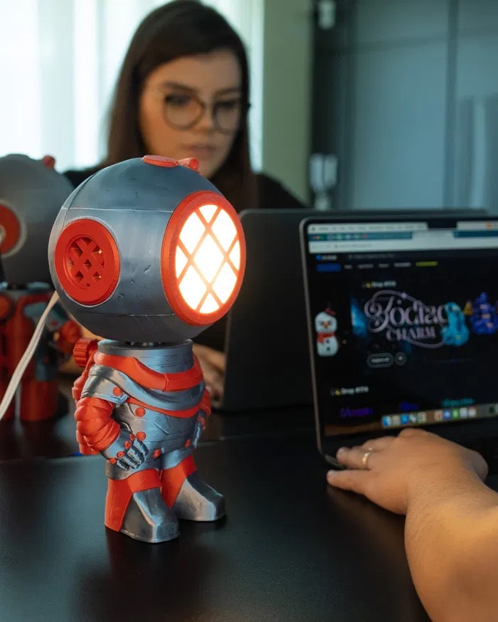 3D Printed Mecha Diver Table Lamp STL for Download